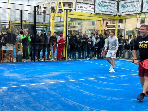 Кандела и Манчини встречаются с ними