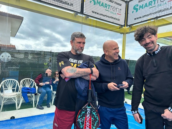 Улыбки в сторонке