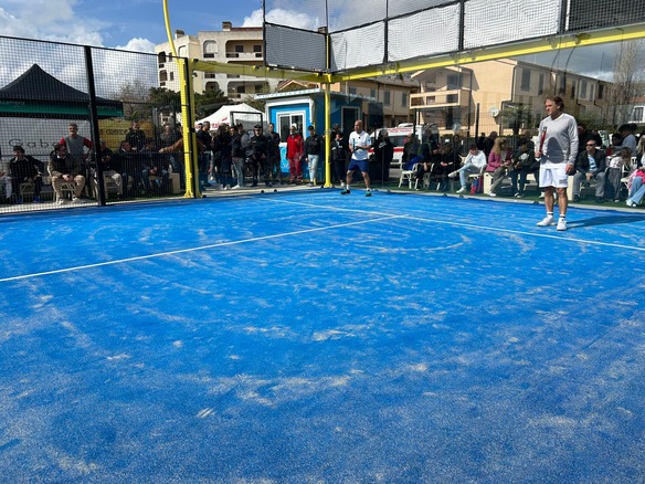 Ди Бьяджо и Манчини против Джанфранко Бутинара и другого игрока в падель