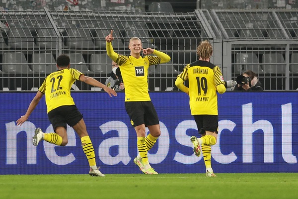 Bundesliga, goleada Dortmund: Friburgo ko 5-1 con doppietta di Haaland