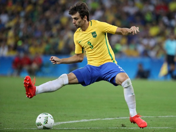 Calciomercato, dal Brasile: «Napoli, offerti 13 milioni per Rodrigo Caio»