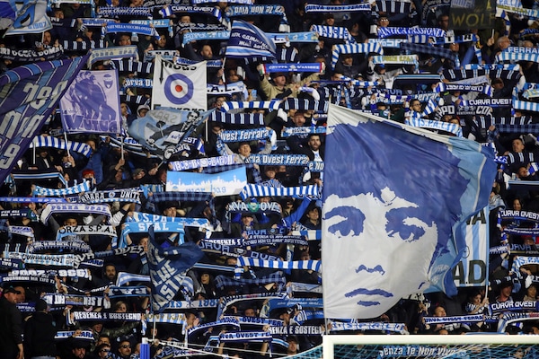 Roma-Spal, all'Olimpico le bandiere per Aldrovandi. Il padre: "Finalmente, Federico unisce"