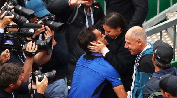 Fognini vince a Montecarlo, baci e abbracci con la Pennetta