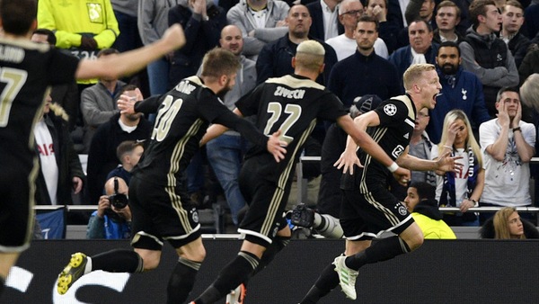 Tottenham, l'orgoglio non basta: Van de Beek lancia l'Ajax