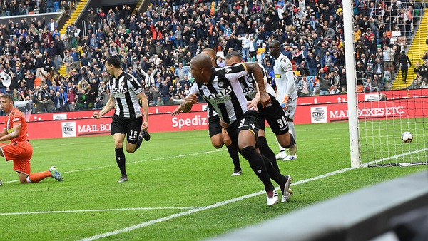 L'Udinese "vede" la salvezza: Okaka e Samir fanno esplodere la Dacia Arena