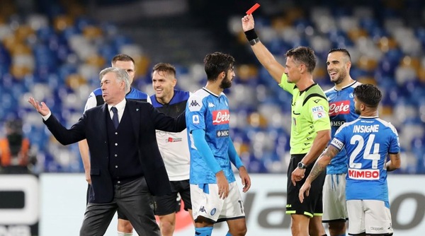 Napoli-Atalanta, Ancelotti espulso da Giacomelli