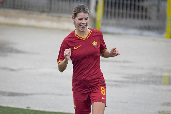 Roma a valanga: contro l'Orobica finisce 6-0 con dedica speciale