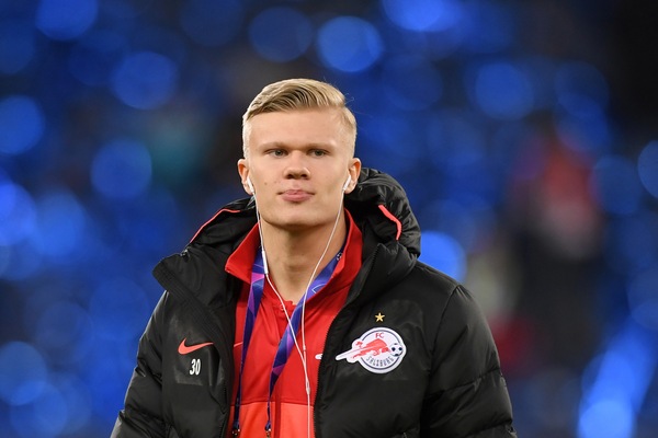 "Clamoroso Haaland, è volato a Manchester"