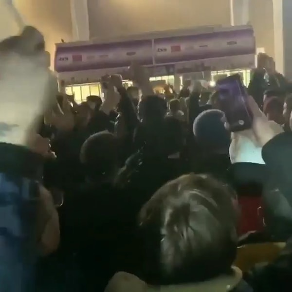 La Roma vince, ecco lo spettacolo dei tifosi all'uscita dal Franchi