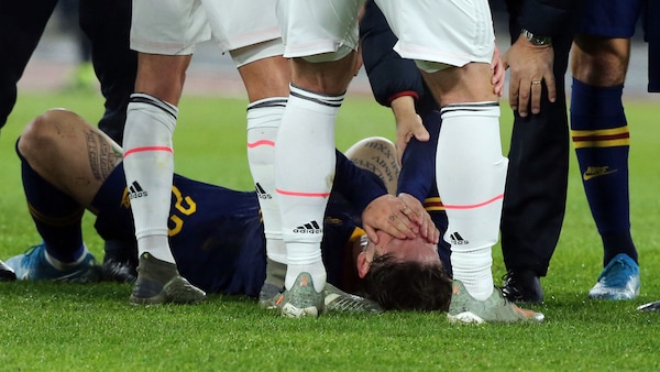 Zaniolo esce in lacrime: le foto