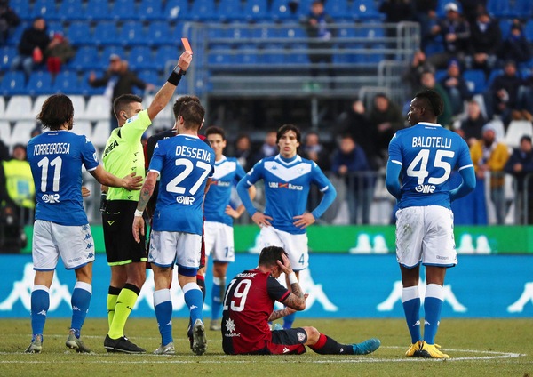 Cellino sul rosso a Balotelli: "Arbitri sotto pressione"