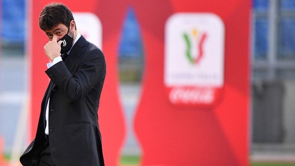 Napoli-Juve, c'è anche Agnelli in campo per dare la carica ai bianconeri