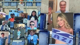 Lazio, ecco le sagome dei tifosi all’Olimpico. E c’è anche Anna Falchi