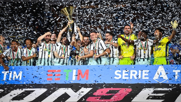 Juve: che festa! Chiellini e compagni impazziscono per lo scudetto