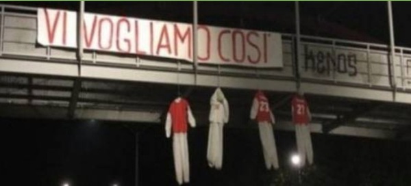 Perugia, contestazione shock: manichini appesi ad un cavalcavia