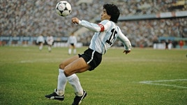 Maradona compie 60 anni: buon compleanno Diego