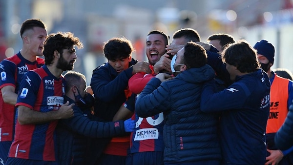 Crotone che gioia! Messias doppietta, prima vittoria contro lo Spezia