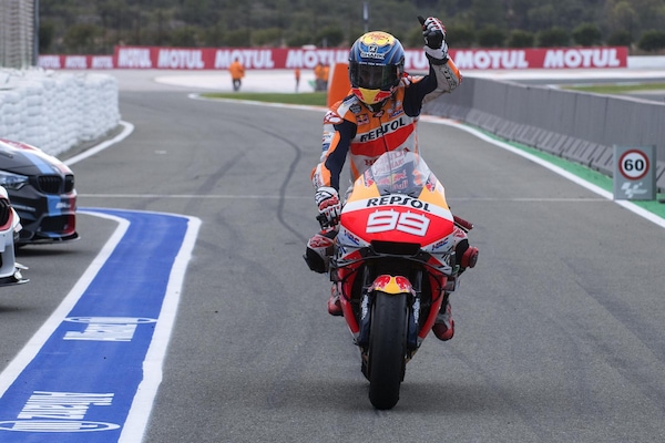 MotoGp, Lorenzo a Dovizioso: "È invidioso di me, gli ha fatto male il mio stipendio"