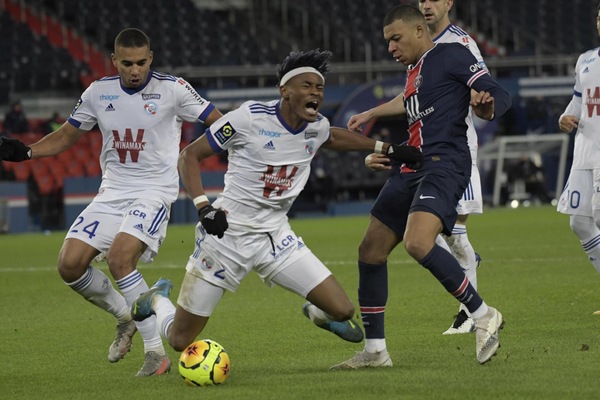 Koné, scatta l'asta e il Milan rischia la beffa. Stretta per Simakan