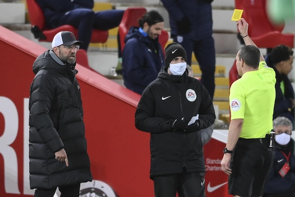 Liverpool, Klopp se la prende con l'arbitro: "Stai ridendo di me?"