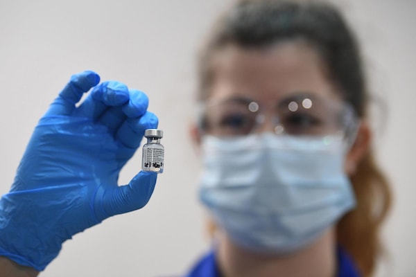 Covid, la variante che potrebbe resistere al vaccino
