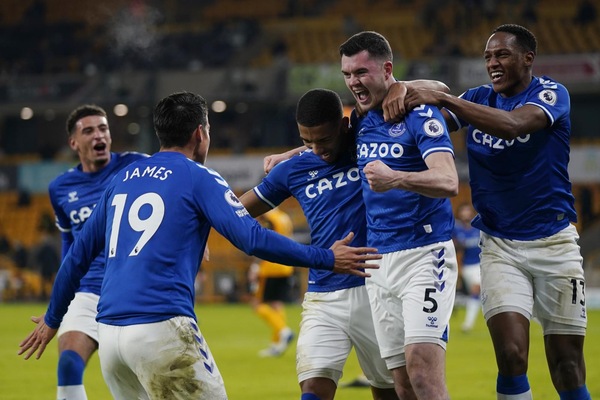 Ancelotti aggancia il Leicester al 3° posto. Pogba-gol, lo United stacca il Liverpool