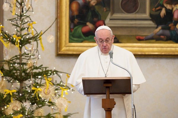 Vaccino Covid, "Papa Francesco ha ricevuto la prima dose"