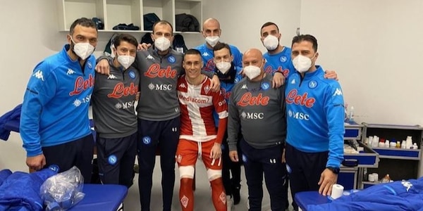 Napoli-Fiorentina, Callejon posa con lo staff azzurro e sui social i tifosi...