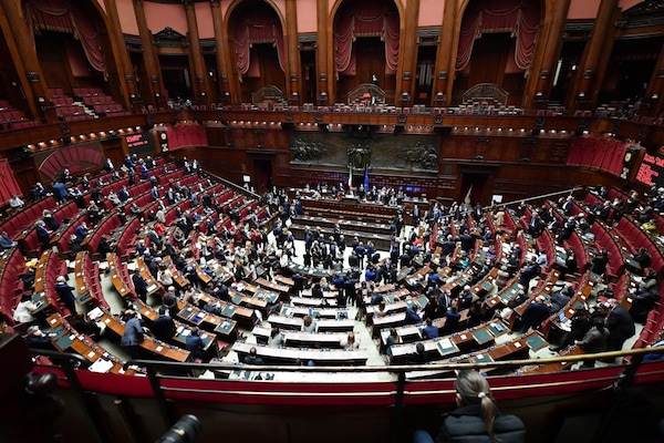 Governo: Camera, ok fiducia a Conte, 321 sì, 259 no