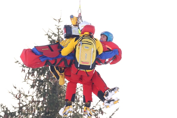 Cdm a Kitzbuehel, brutta caduta per Cochran-Siegle