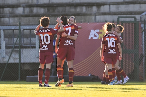 La Roma vince la sua 50a gara in A: battuto 2-0 il Sassuolo
