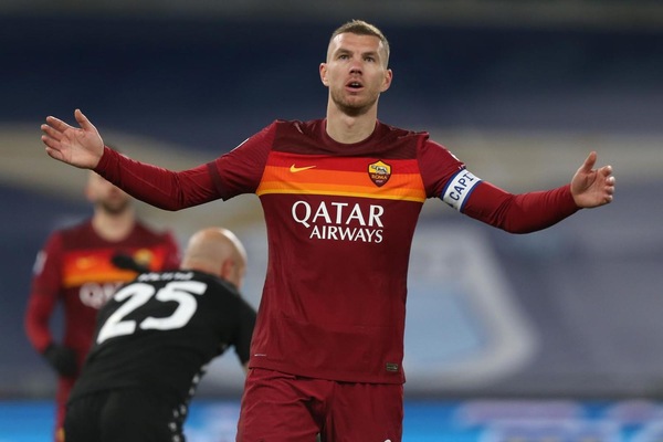 Dzeko spera nel ritorno a Manchester: tentativo per lasciare Roma