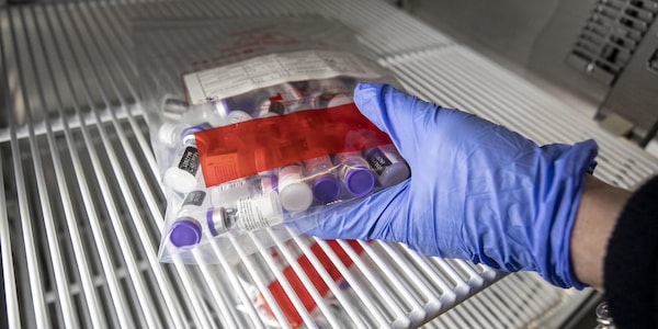 Vaccino russo Sputnik con AstraZeneca per vincere il Covid