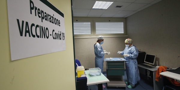 Coronavirus, accordo Regioni-Governo sul piano vaccinale