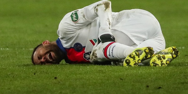 Neymar, ci risiamo: l'infortunio e il compleanno della sorella...
