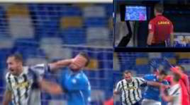 Chiellini, manata a Rrahmani: è rigore per il Napoli
