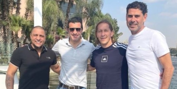 Real Madrid, Figo su Twitter con altre tre leggende: li riconoscete?