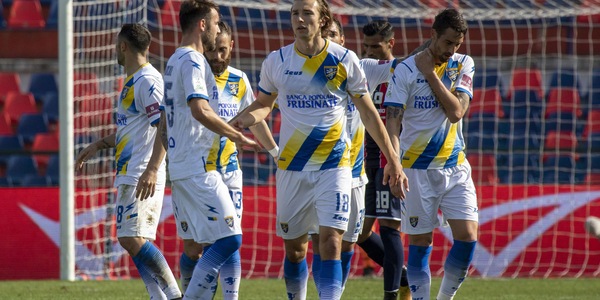 Serie B Frosinone, operato Vettorel dopo l'infortunio al ginocchio