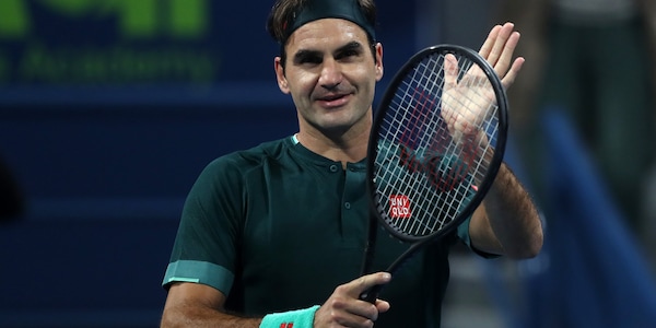Federer torna e vince: è ai quarti del torneo di Doha