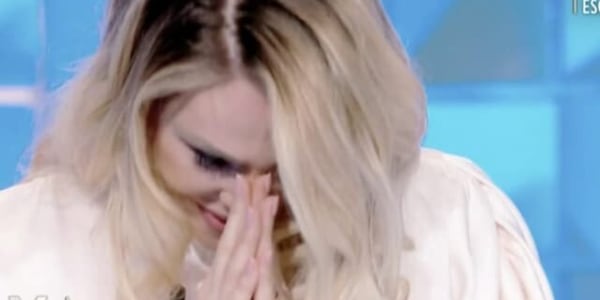 Ilary Blasi in lacrime ricorda il padre di Totti: commozione in tv