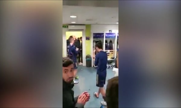 Mourinho, che signore: il bel gesto a fine partita con gli avversari