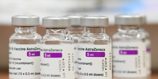 Bugiardino Astrazeneca cambiato dopo i casi di trombosi post-vaccino