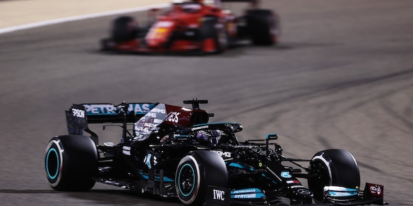 F1: Hamilton vince il Gp del Bahrain davanti a Verstappen, Leclerc 6°