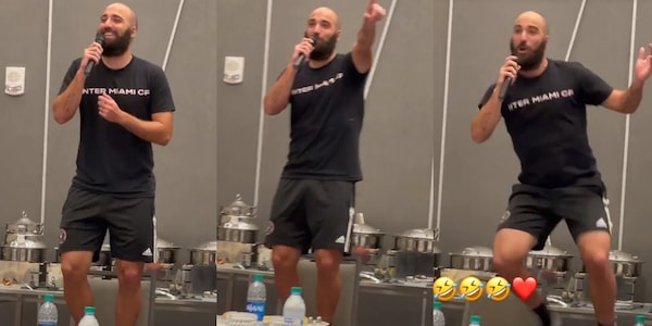Higuain balla e canta, che show: "Sembra Giobbe Covatta"