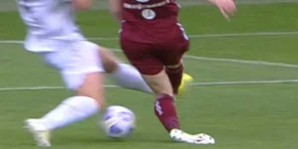 Moviola Torino-Juve, l'analisi del contatto tra De Ligt e Belotti