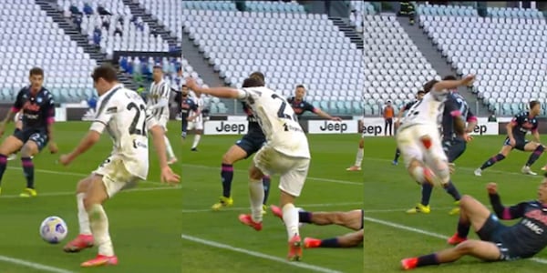 Juve-Napoli: la sequenza del contatto tra Lozano e Chiesa