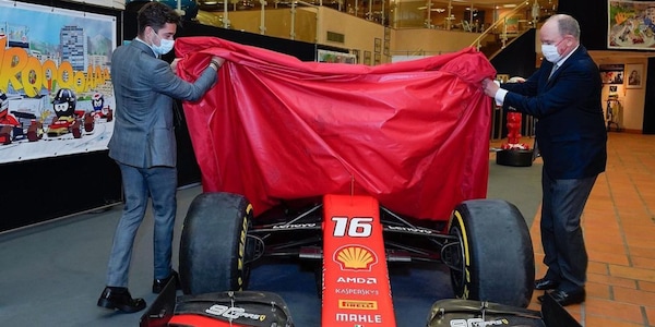 Leclerc, la Ferrari SF90 regalata da Maranello finisce nel garage del principe Alberto