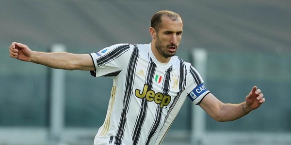 Juve, Chiellini: "Non indosserò mai un'altra maglia"