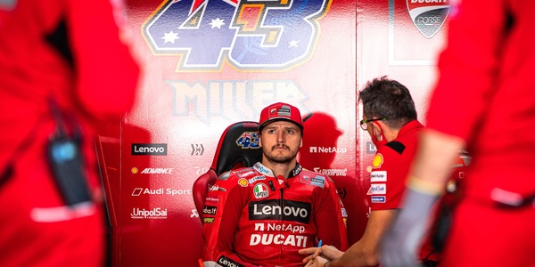 MotoGp Portogallo, incidente in gara per Miller: l'australiano perde i punti al braccio