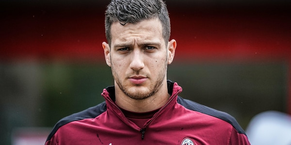 "Dalot, il Napoli beffa il Milan e tratta con lo United"